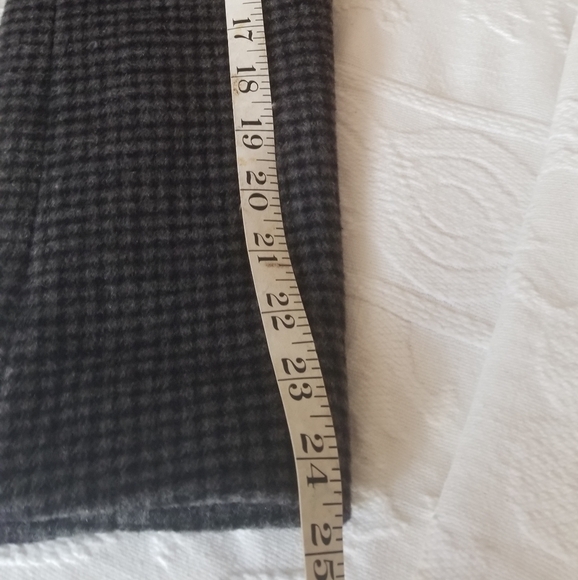 Club Monaco Coat. Size Medium - Picture 12 of 16